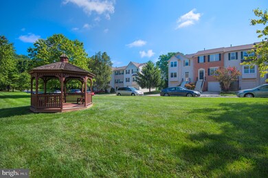 11915 Hunters Run Dr, Cockeysville, MD 21030 - photo 2