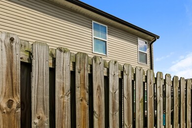 004-photo-rear-view-13656223