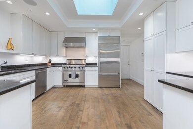 17 Worcester St unit 8, Boston, MA 02118 - photo 5