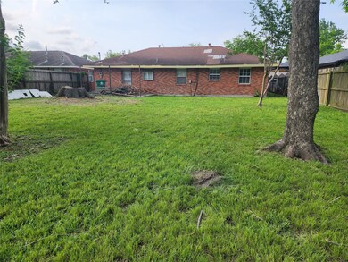 7630 Weyburn St, Houston, TX 77028 - photo 3