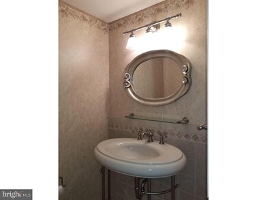 304 Paoli Woods unit 304, Paoli, PA 19301 - photo 3