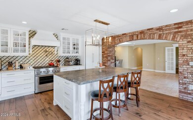 5424 E Lafayette Blvd-large-017-016-TOD9