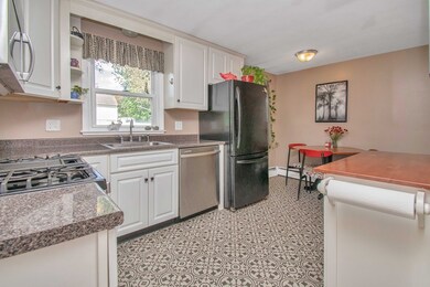 15 Edbert Dr, Holyoke, MA 01040 - photo 5