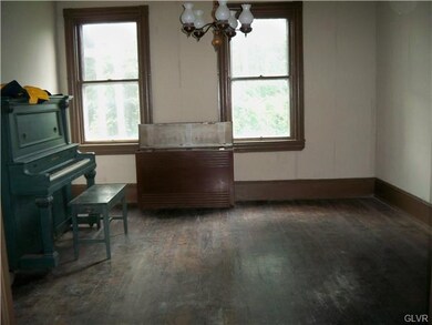 111 W Ridge St, Lansford, PA 18232 - photo 3