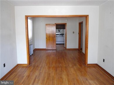 445 Schiller Ave, Trenton, NJ 08610 - photo 4