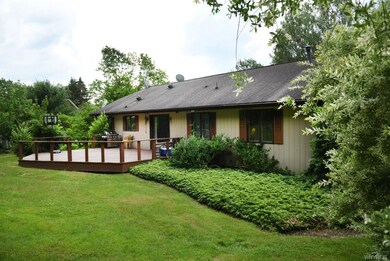 Back deck, great for entertaining