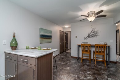 815 Duke Dr unit 428, Grand Forks, ND 58201 - photo 6
