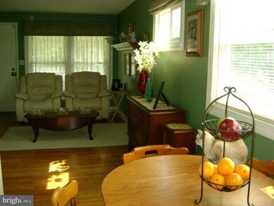 305 Milton Ct, Glen Burnie, MD 21061 - photo 2