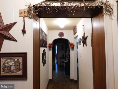 1011 Hunter St, Tamaqua, PA 18252 - photo 5