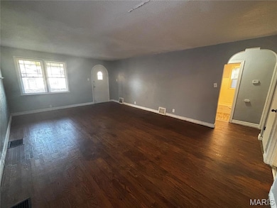 10053 Diamond Dr, Saint Louis, MO 63137 - photo 5