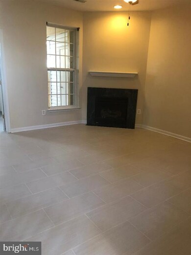 13009 Park Crescent Cir, Herndon, VA 20171 - photo 3