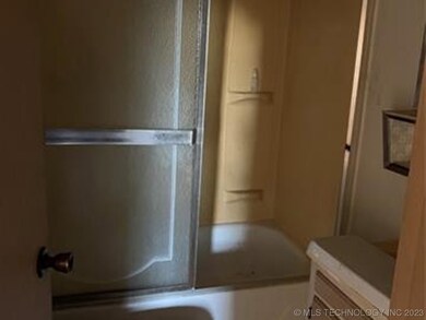 9745 N 180 Rd, Beggs, OK 74421 - photo 6