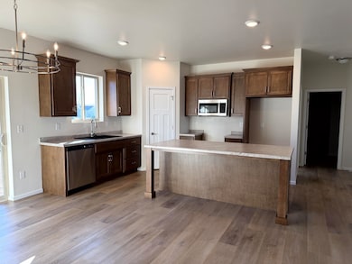 N9316 Gemstone Ct, Appleton, WI 54915 - photo 2