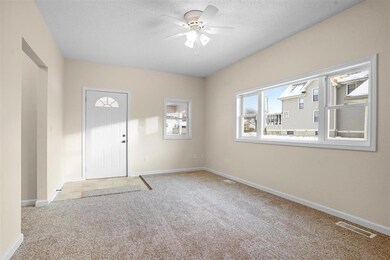132 18th St NW, Cedar Rapids, IA 52405 - photo 2