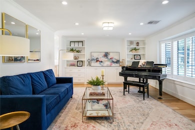 402 Coachman Ln, Houston, TX 77024 - photo 4