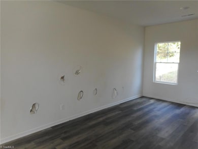 507 E Grimes Ave, High Point, NC 27260 - photo 5