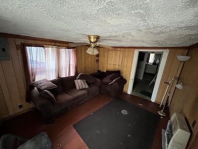 222 Avalon St, Brookhaven, MS 39601 - photo 4