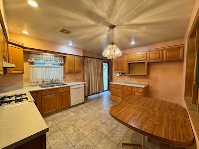 5753 Fox Ct, South Beloit, IL 61080 - photo 3