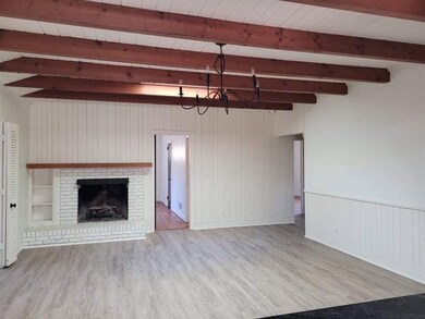 2101 Robinhood Rd, Albany, GA 31707 - photo 5