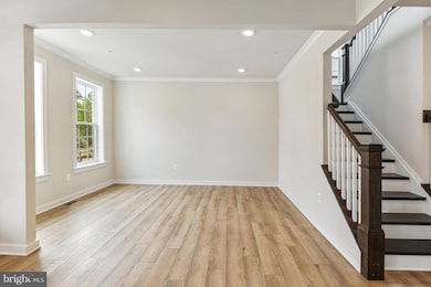 6910 Fountain Park Dr, Glenn Dale, MD 20769 - photo 4