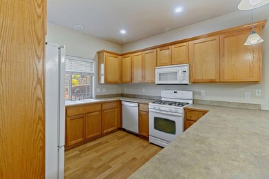 1501 NE Rj Dr, Grants Pass, OR 97526 - photo 7