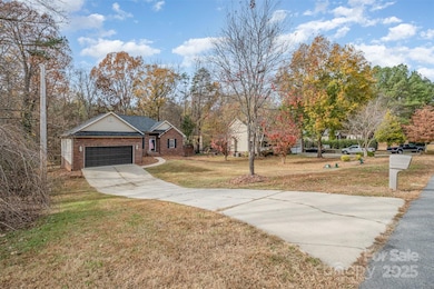 8814 Oldenburg Dr, Mount Pleasant, NC 28124 - photo 3