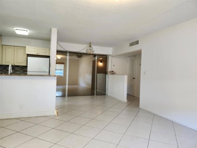 501 SE 8th St unit 103, Deerfield Beach, FL 33441 - photo 6