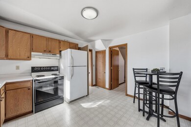 140 8th St N, Maynard, IA 50655 - photo 6