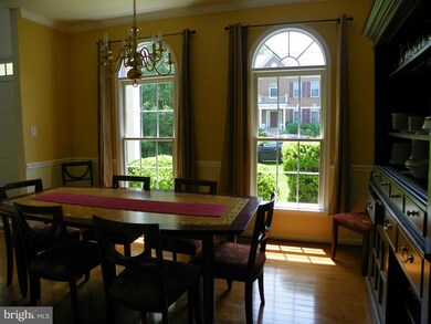 4313 Hollowstone Ct, Chantilly, VA 20151 - photo 4