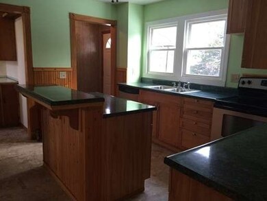 170 Goodwin St, Springfield, MA 01151 - photo 3