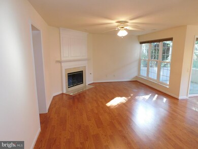9242 Cardinal Forest Ln unit 9242A-, Lorton, VA 22079 - photo 6