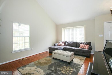 38 Tivoli Lake Ct, Silver Spring, MD 20906 - photo 5