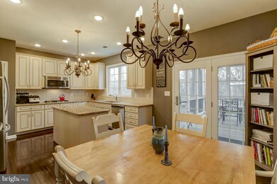 42325 Magistrate Ct, Chantilly, VA 20152 - photo 4