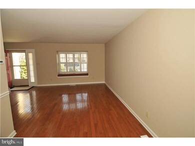 2106 Yorktown S, Norristown, PA 19403 - photo 4