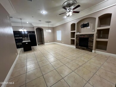 808 Desert Sky Dr, Horizon City, TX 79928 - photo 2