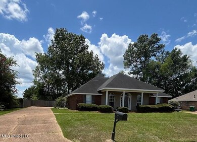 9930 Crooked Creek Cir, Byram, MS 39272 - photo 2