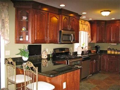 6 George Frost Dr, Holyoke, MA 01040 - photo 3