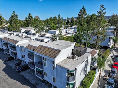 18645 Hatteras St unit 230, Tarzana, CA 91356 - photo 6