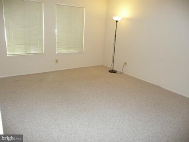 11415 Commonwealth Dr unit 1, Rockville, MD 20852 - photo 2