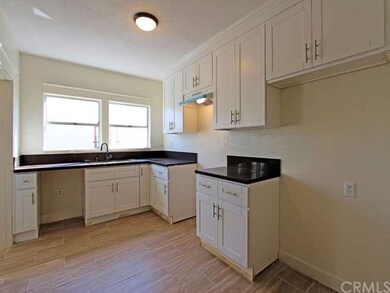 2102 Vineyard Ave, Los Angeles, CA 90016 - photo 4