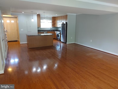 4123 S Four Mile Run Dr unit A, Arlington, VA 22204 - photo 7