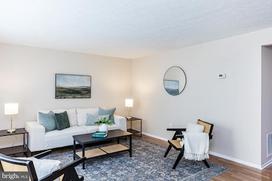 7870 Marioak Dr, Elkridge, MD 21075 - photo 3