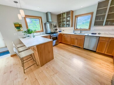 11 Bayfield Dr, Shelburne, VT 05482 - photo 2