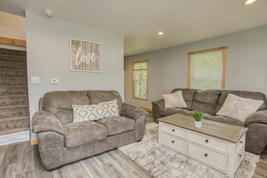 811 E Maple St, Lancaster, WI 53813 - photo 6