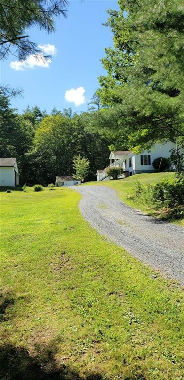 31 W Unity Rd, Claremont, NH 03743 - photo 3