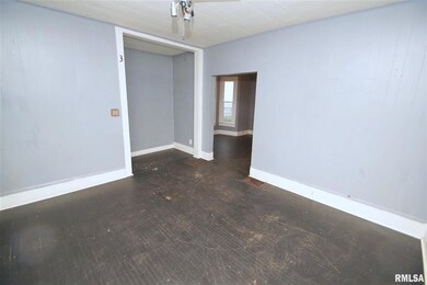 1518 Pershing Ave, Davenport, IA 52803 - photo 2