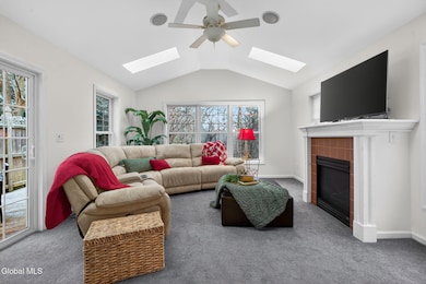 14 Carrie Ct, Schenectady, NY 12309 - photo 7