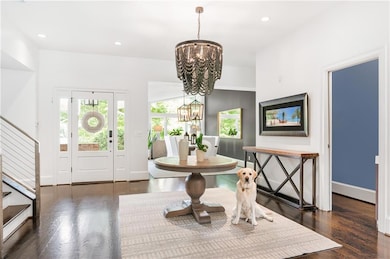 A surprising first impression will delight you.