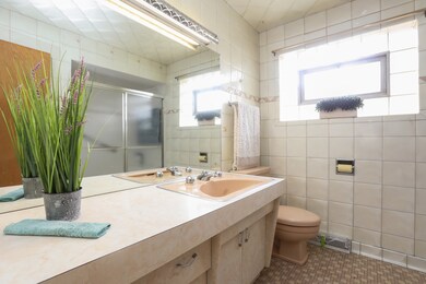 Wide bathroom is great, there is definitely room f