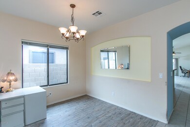 4) FORMAL DINING